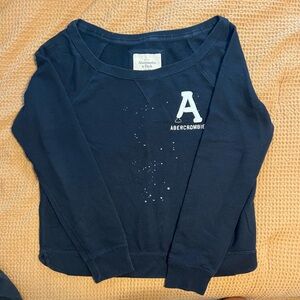 Abercrombie & Fitch distressed Crewneck sweatshirt.